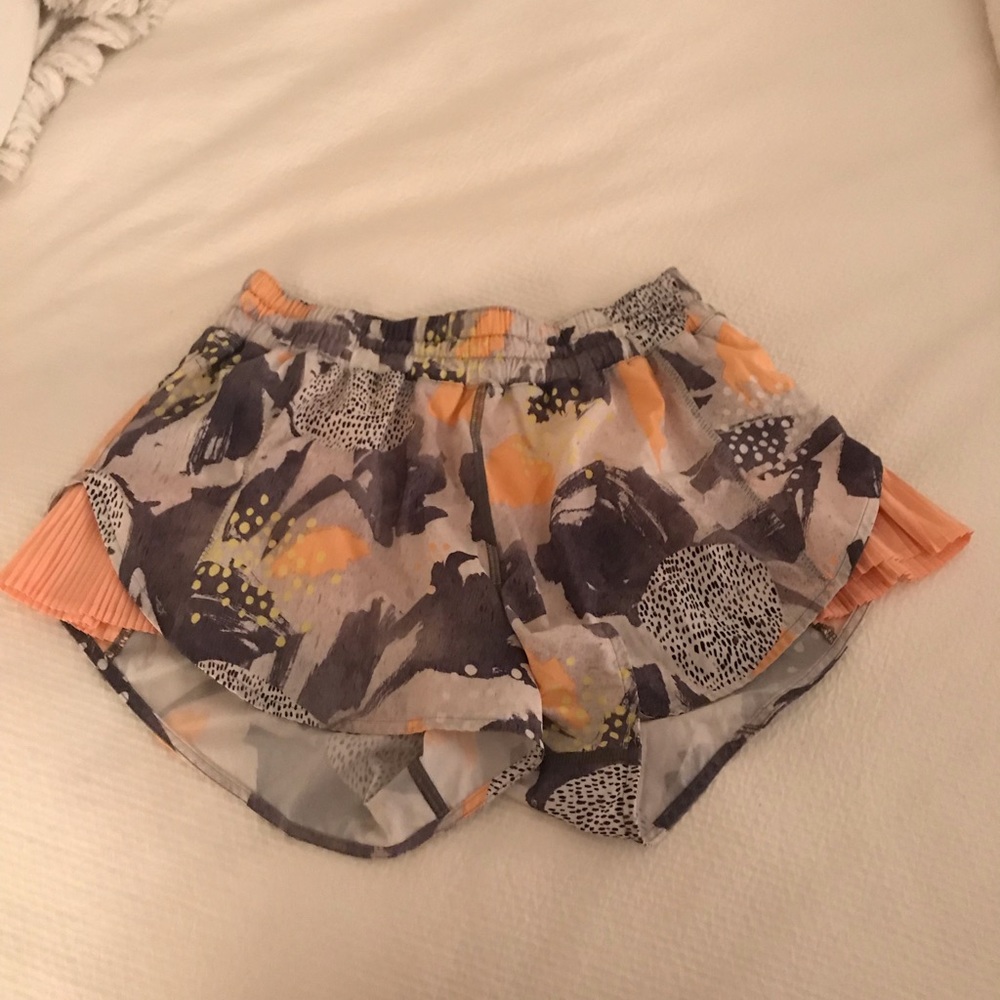 RARE: Lululemon Size 6 Shorts